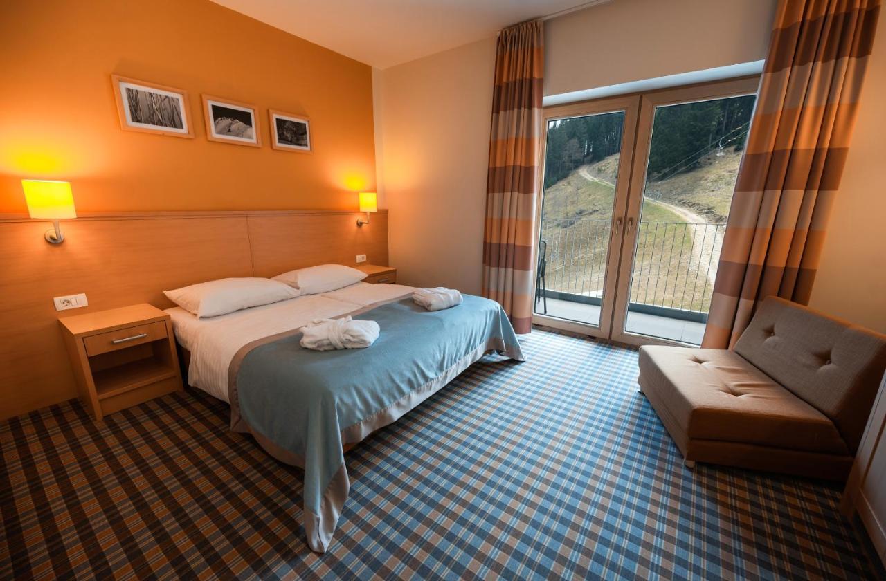 Wellness Hotel Montis Мозирие Екстериор снимка