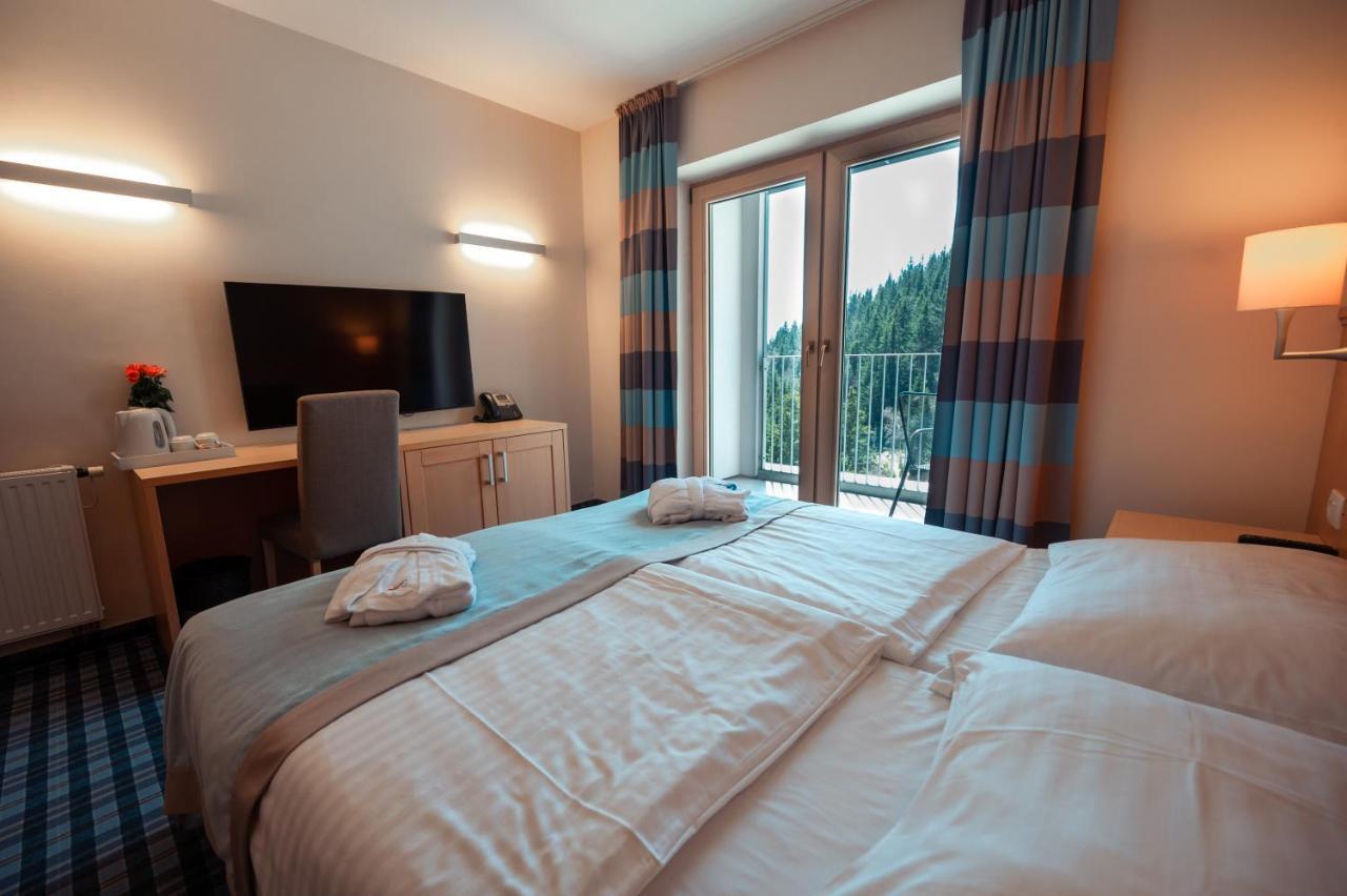 Wellness Hotel Montis Мозирие Екстериор снимка