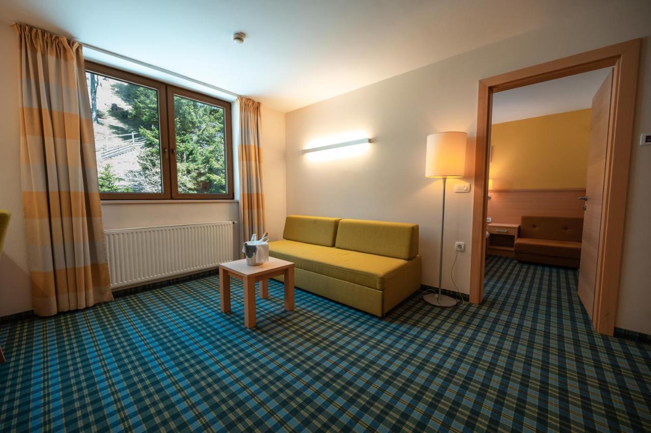 Wellness Hotel Montis Мозирие Екстериор снимка