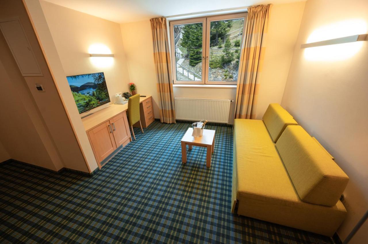 Wellness Hotel Montis Мозирие Екстериор снимка