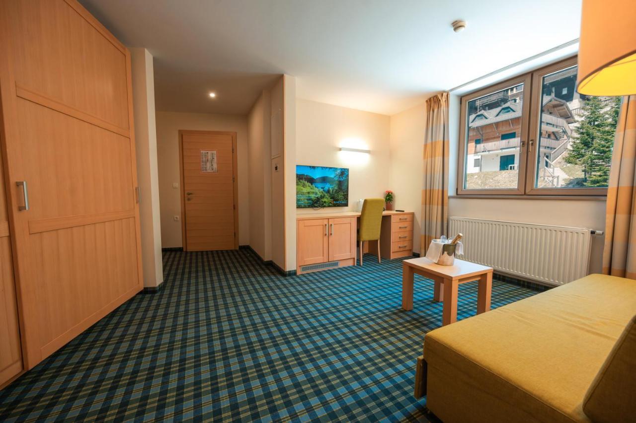 Wellness Hotel Montis Мозирие Екстериор снимка