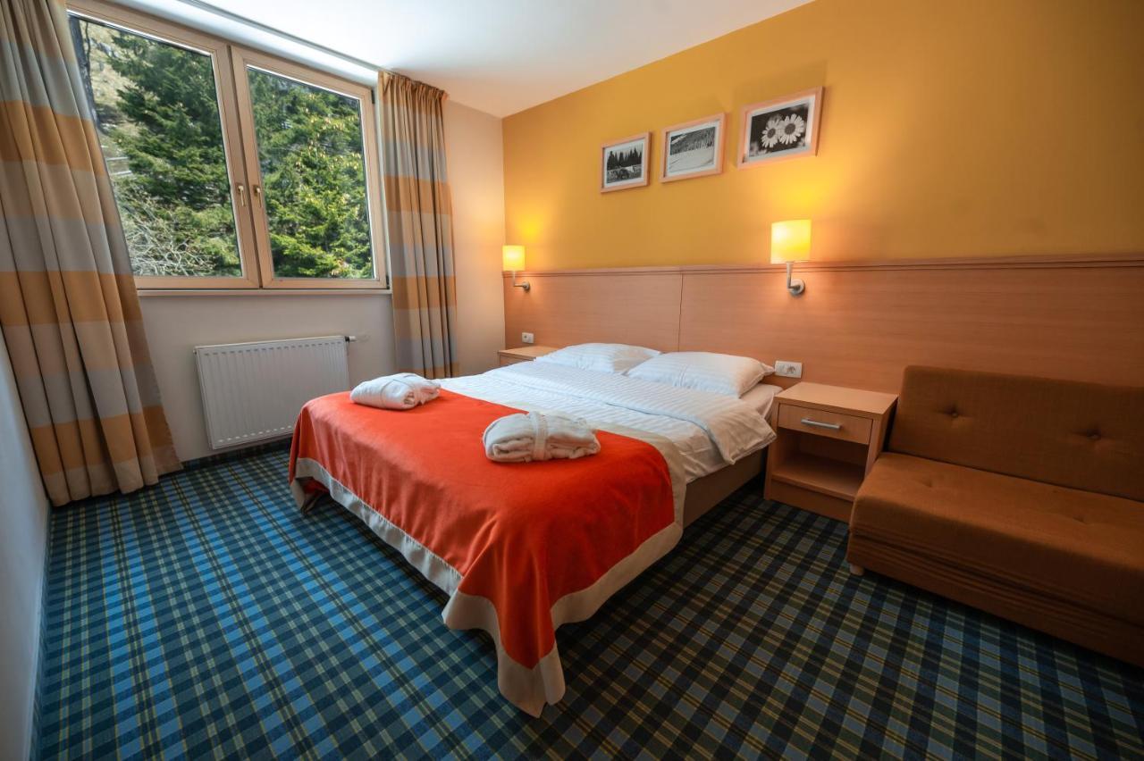 Wellness Hotel Montis Мозирие Екстериор снимка